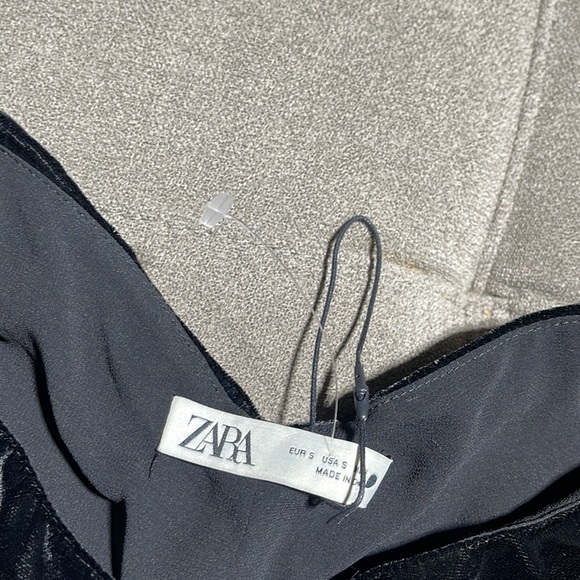 🥰🥰ZARA Velvet Buttoned Rushed Top🥰🥰 - Picture 8 of 8